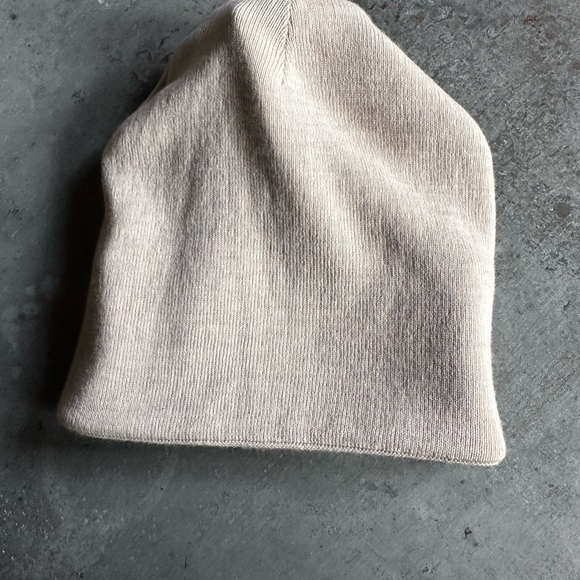 lululemon athletica Merino wool blend Heathered Cream Beanie NWT main image 10